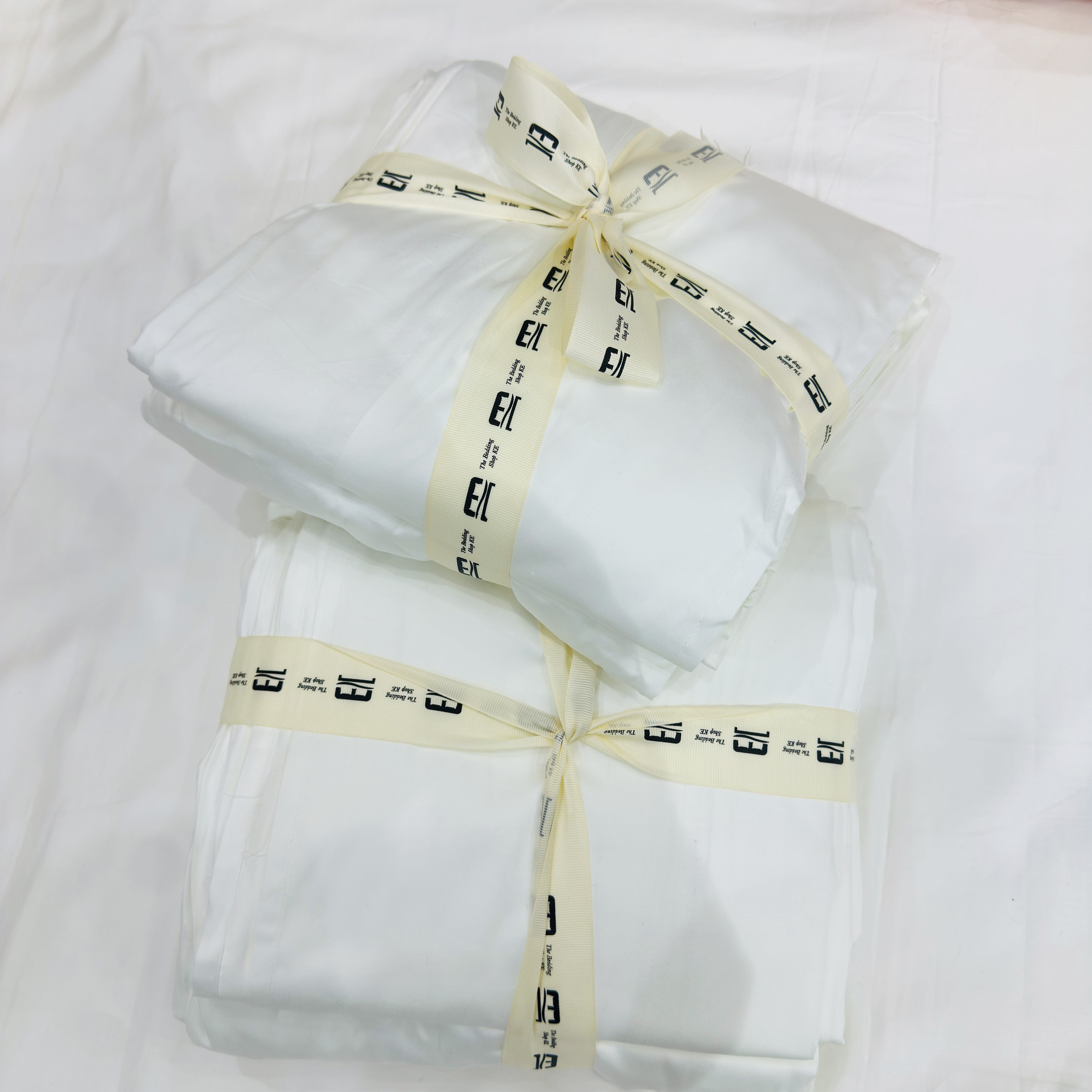 The Luxe Collection 100% Egyptian Cotton Bedsheet Set - White - Image 2