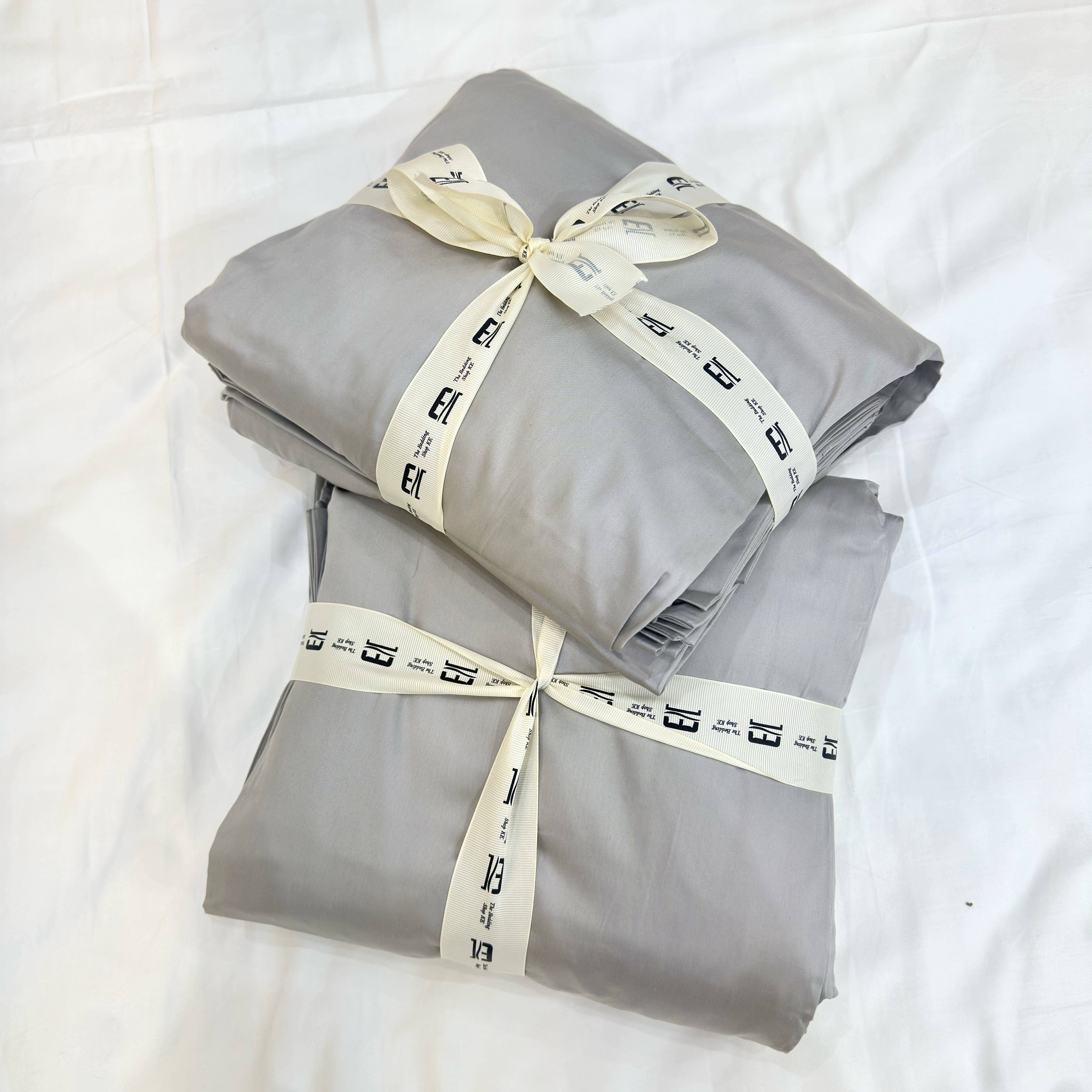 The Luxe Collection 100% Egyptian Cotton Bedsheet Set - Grey - Image 2